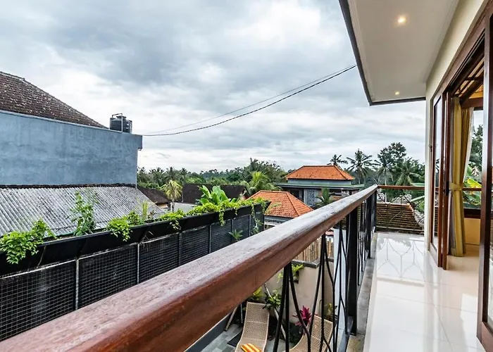 2br Walking Distance To Bambu Indah Villa