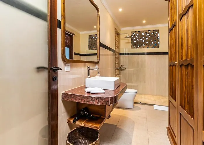 2br Walking Distance To Bambu Indah Villa *